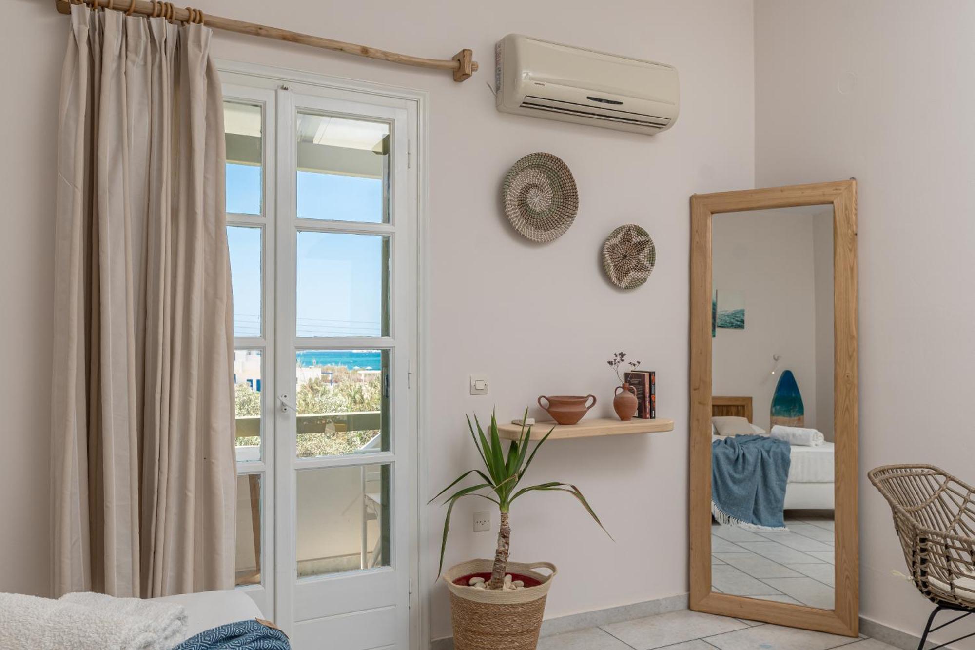 Studios Vrettos Beachfront Hotel Plaka  Exterior photo